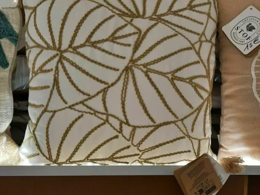 coussin brodé feuilles 45x45