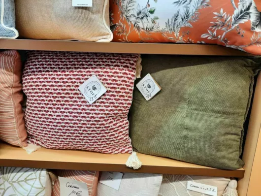 coussin chiné et coussin velours 45x45