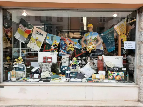 vitrine TOUR DE FRANCE2025