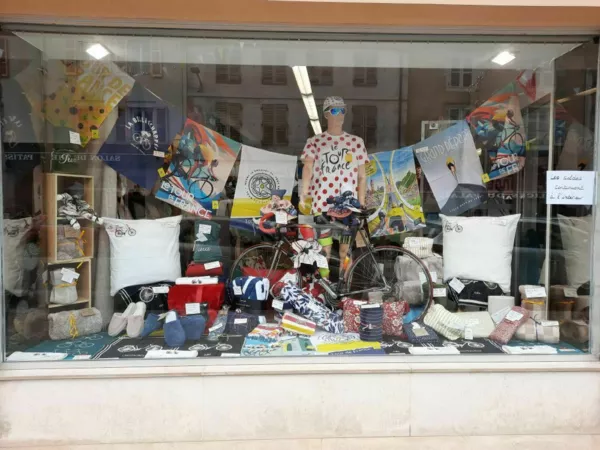 2ème vitrine TOUR DE FRANCE2025