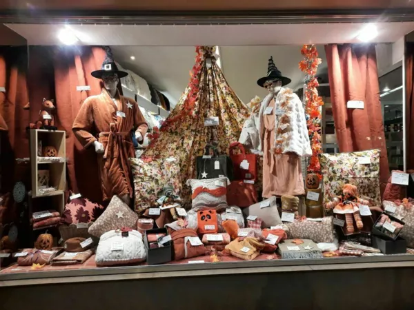 vitrine d'Halloween 2025