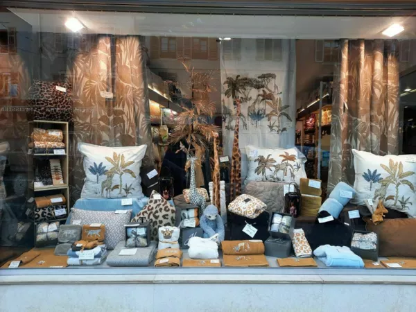 vitrine septembre 2026 Les girafes.