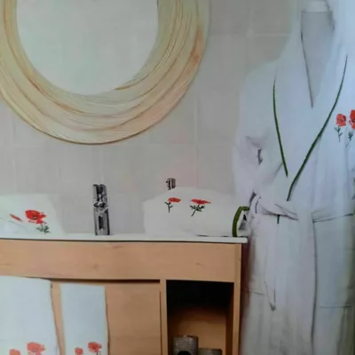 linges de toilettes motif :coquelicot.