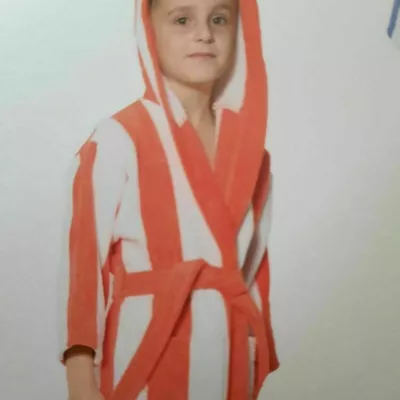 peignoir enfant effet velours en coton ,rayé orange et blanc.