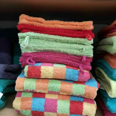 Linges de toilette à carreaux